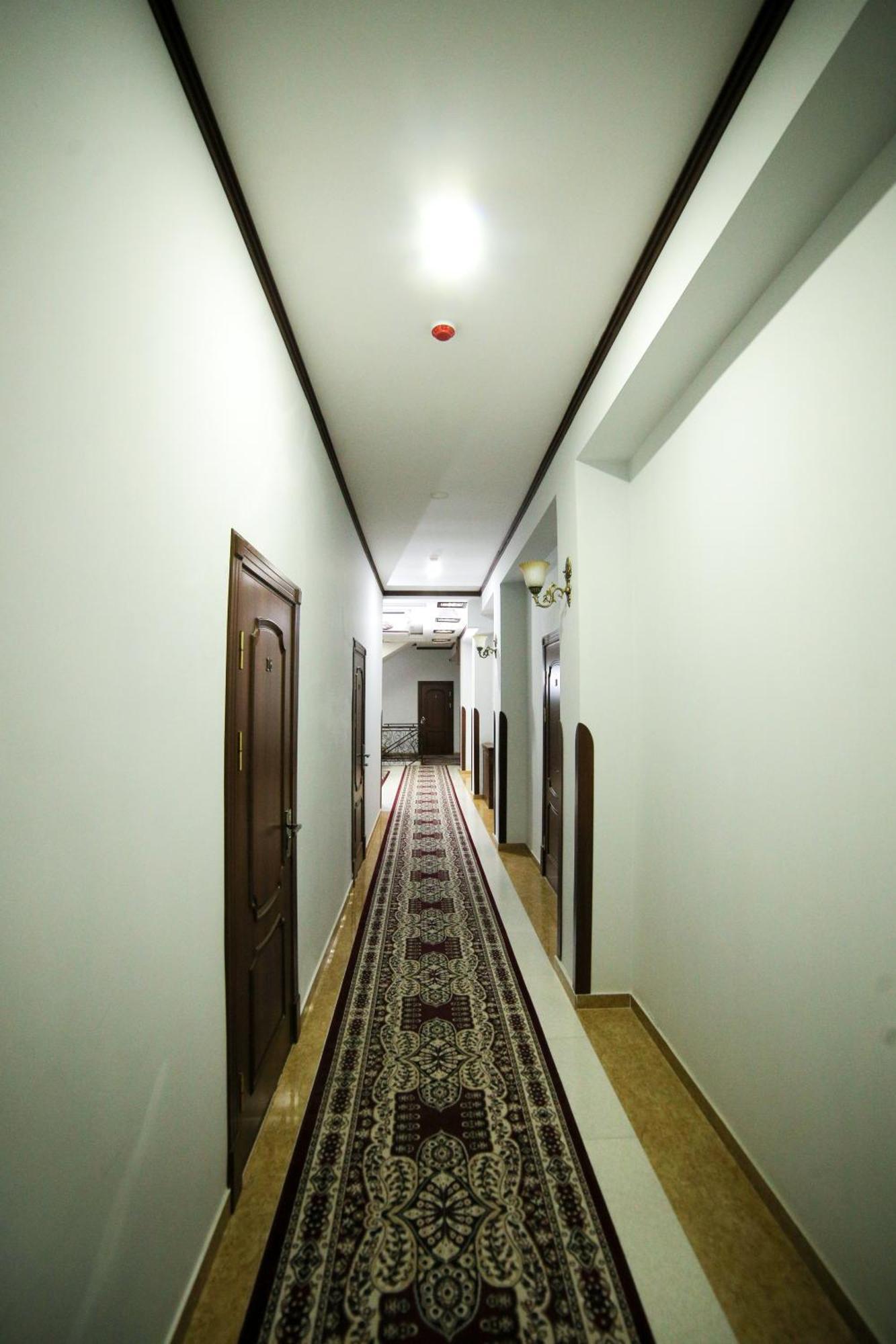 Sarbon Hotel Khiva Exterior photo